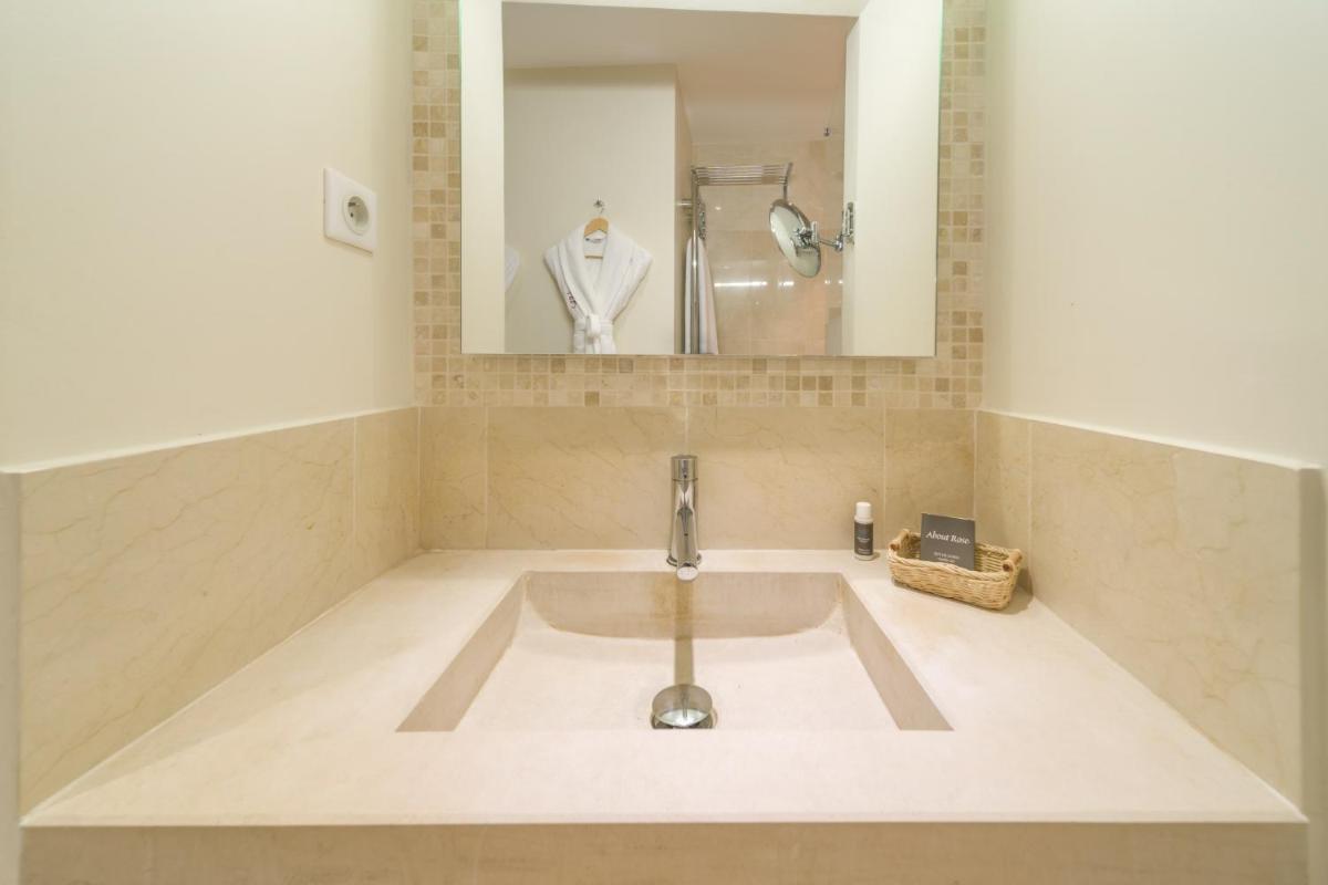 Salle de bains dans l'établissement Château Chapeau Cornu