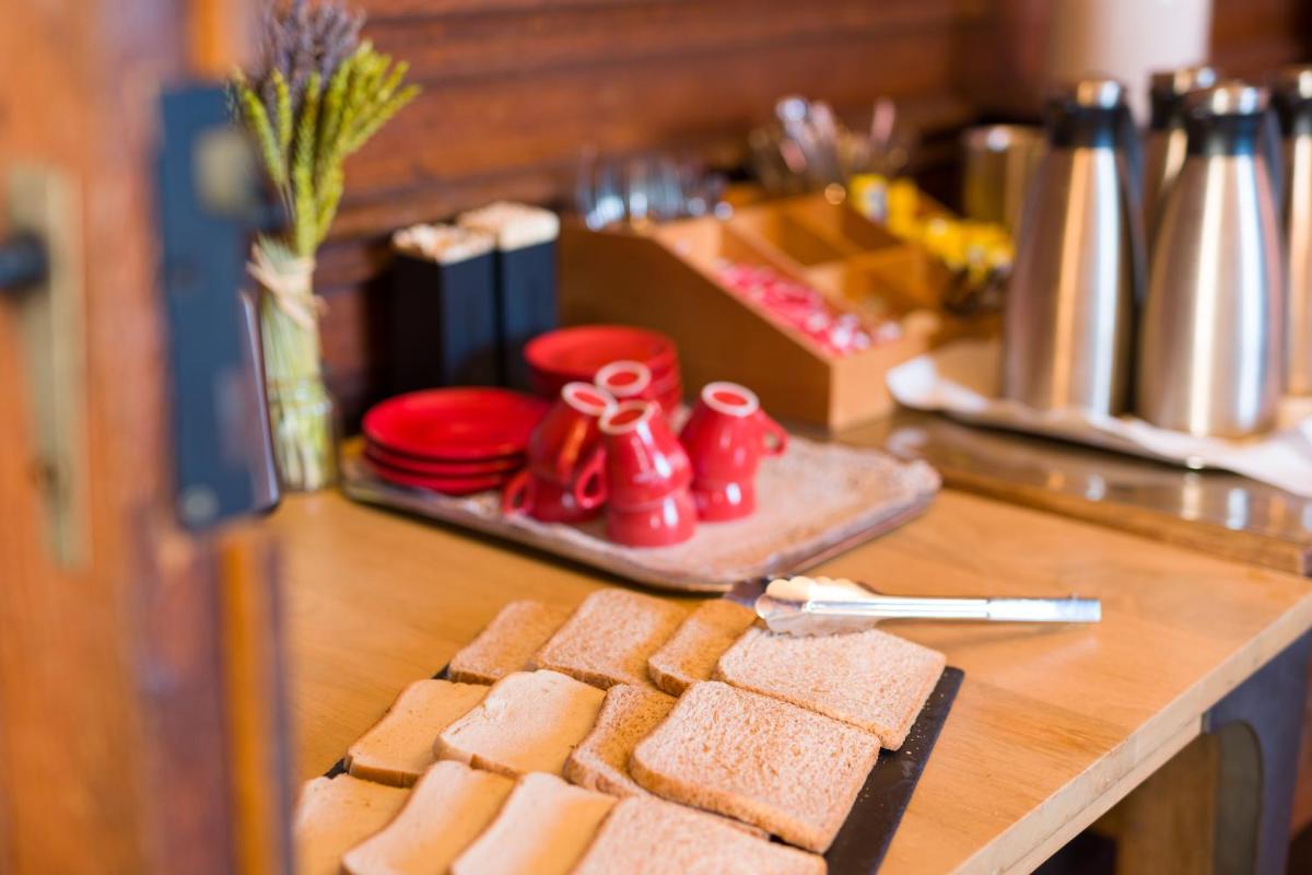 Nourriture dans l'hôtel ou à proximité