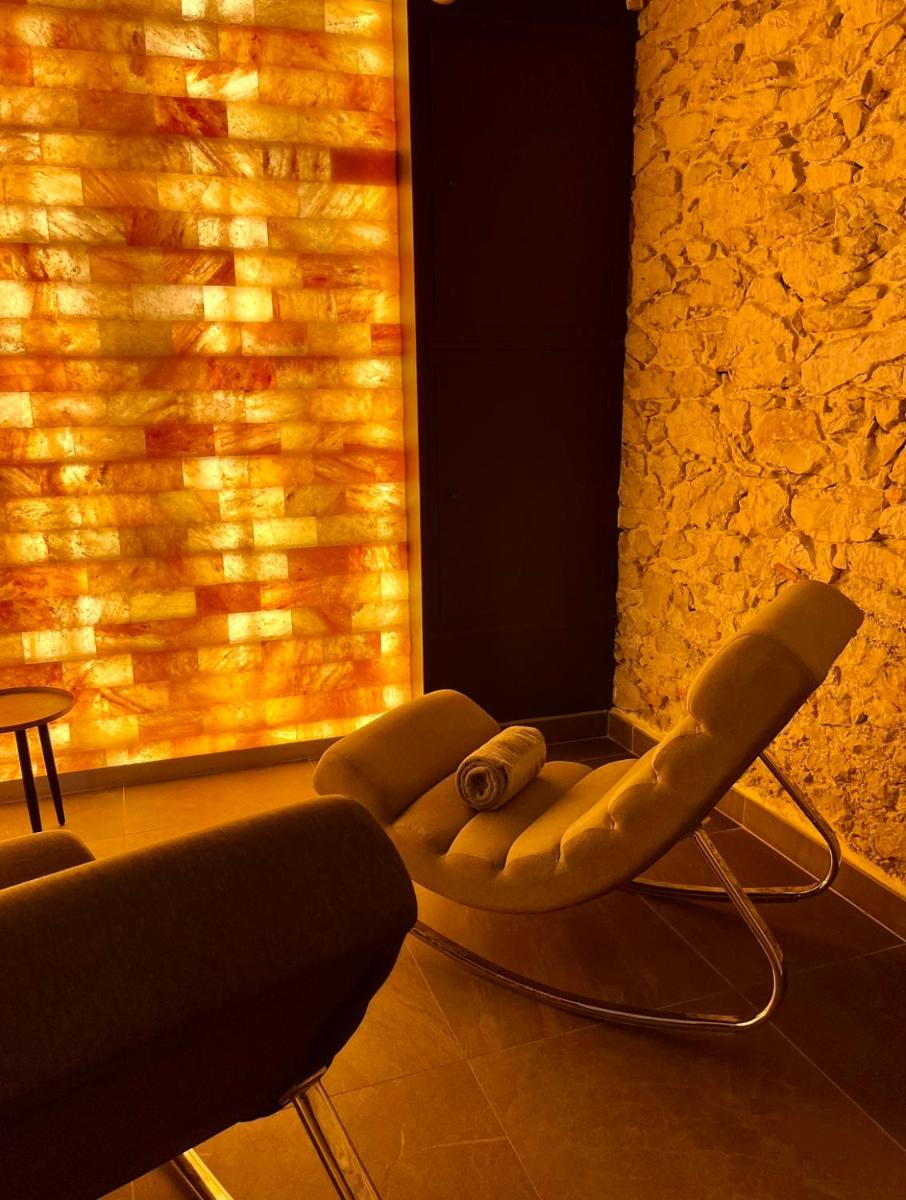 Coin salon dans l'établissement Château Chapeau Cornu