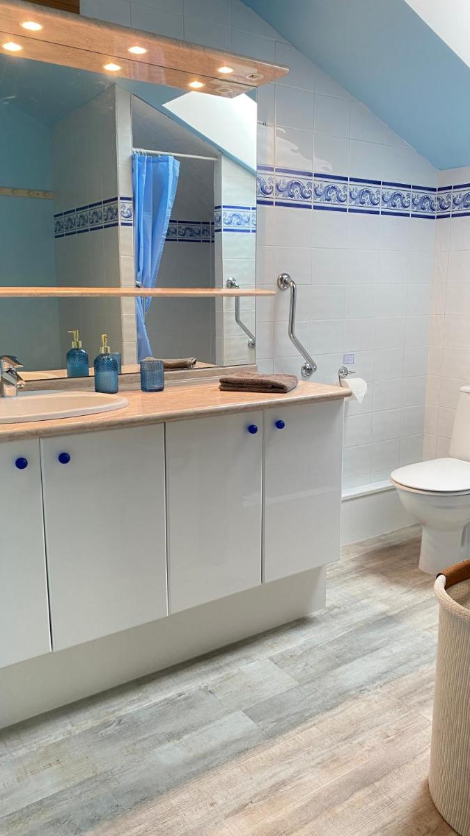 Mountoussin · Ferme de charme vue pyrénées avec piscine - Housity