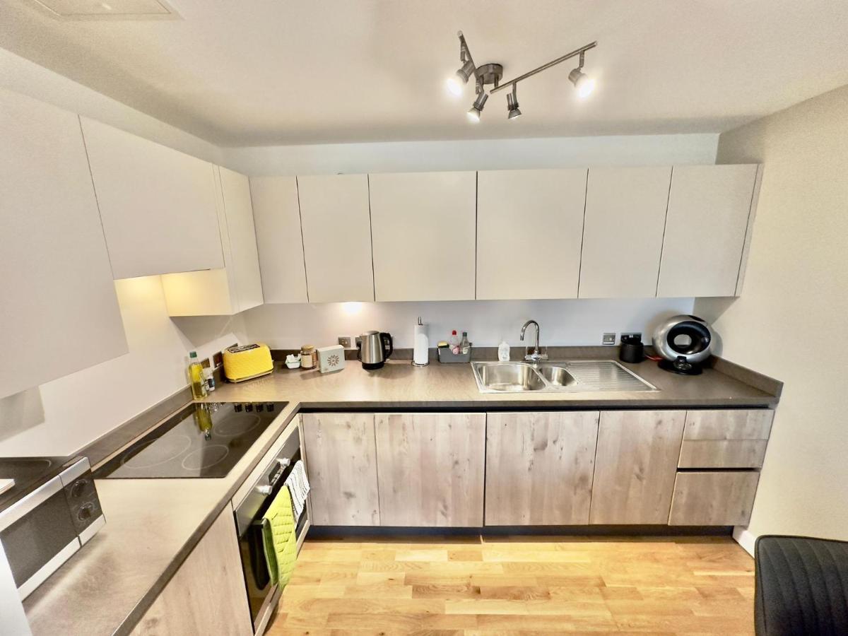 Koala & Tree - Modern 1 Bed apartment for 4 guests in the HEART of Cambridge - Short Lets & Serviced Accommodation - Housity