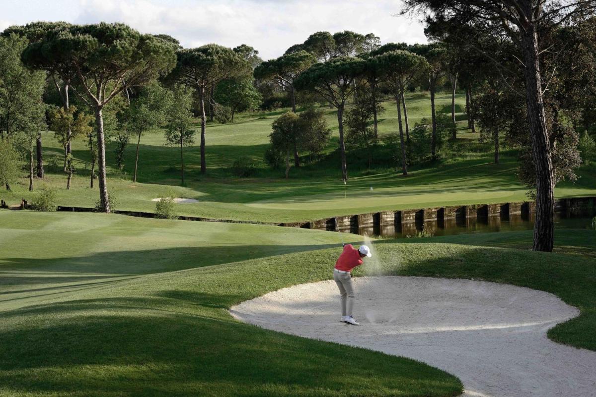 Instalaciones para jugar al golf en el hotel o alrededores