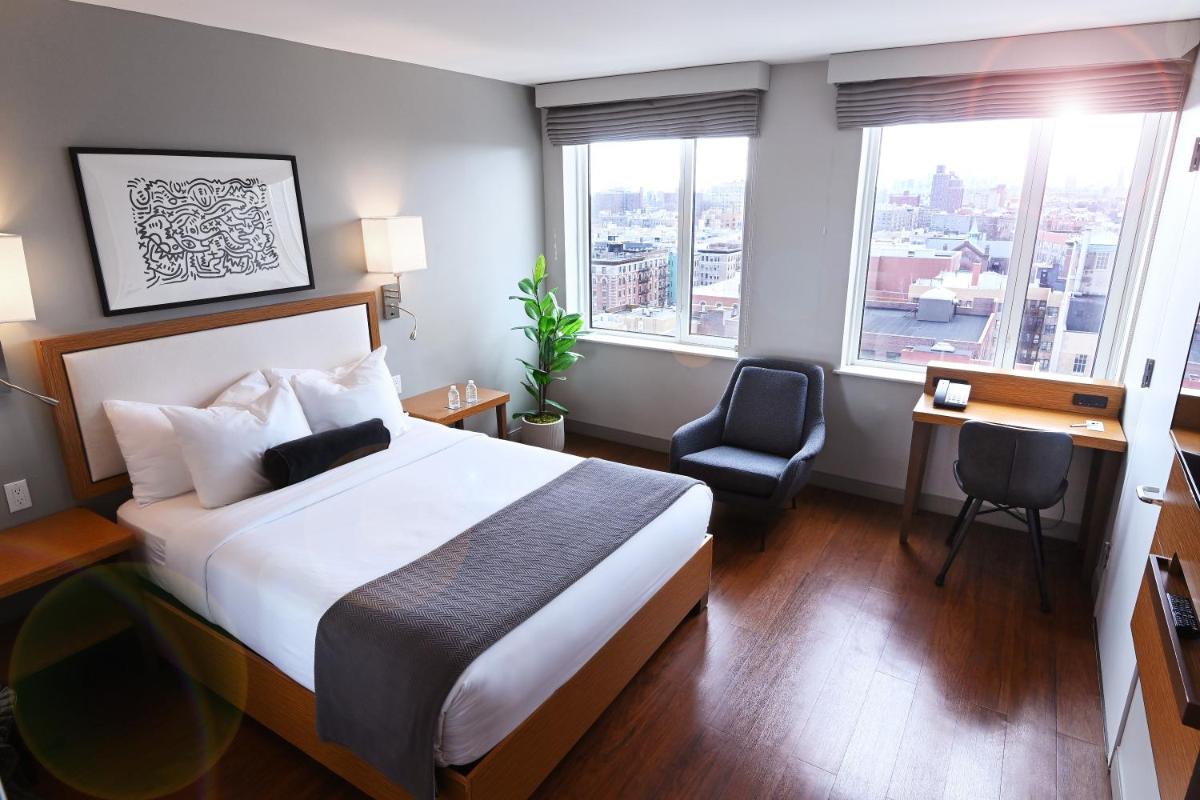 Edge Hotel Washington Heights - Housity