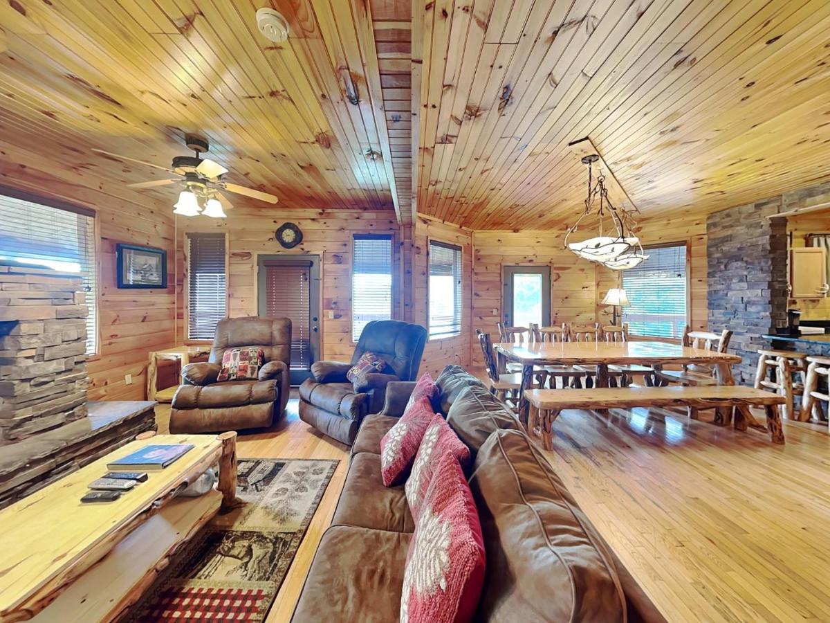 Starry Nights Lodge, 5 Bedrooms, Sleeps 18, Hot Tub, View, Gaming, Pets - Housity