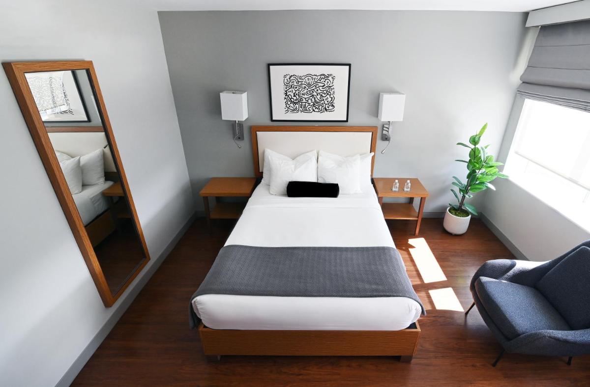 Edge Hotel Washington Heights - Housity