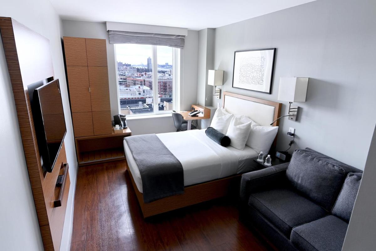 Edge Hotel Washington Heights - Housity