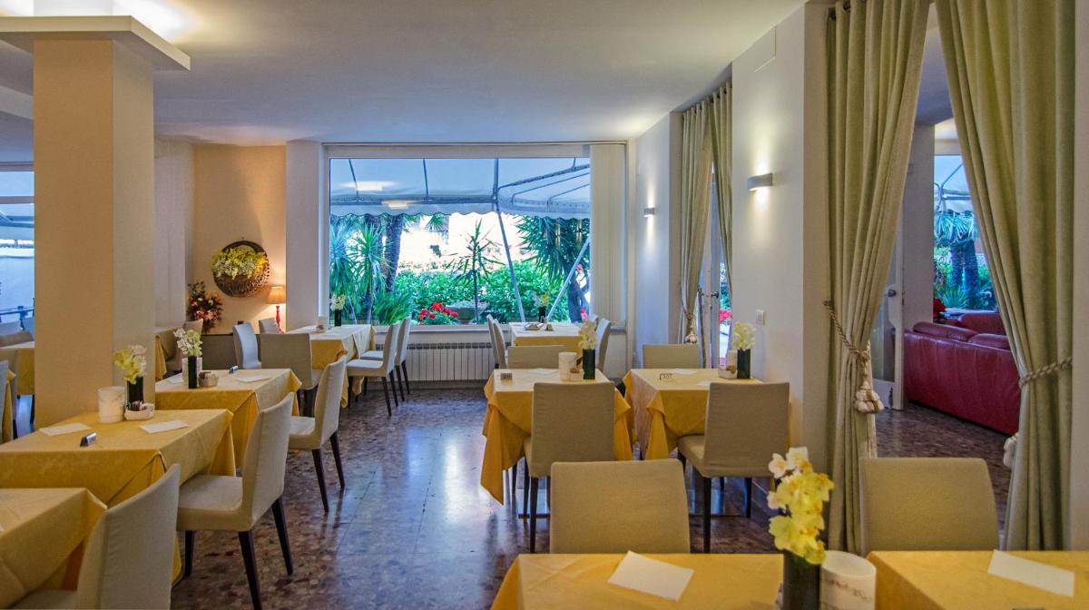 Hotel Scandinavia - Housity