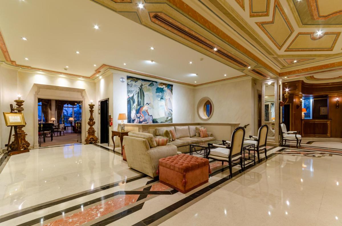 Uma área de estar em Olissippo Lapa Palace – The Leading Hotels of the World