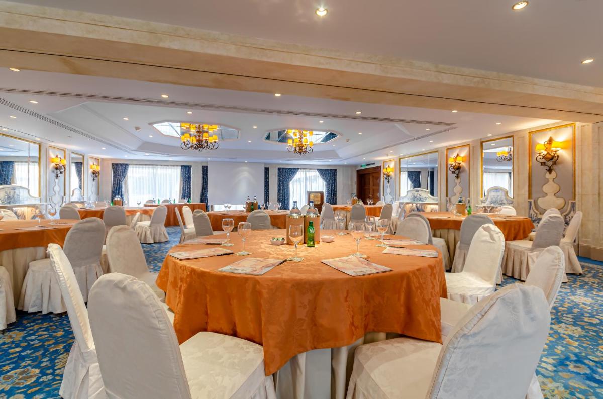 Uma área de estar em Olissippo Lapa Palace – The Leading Hotels of the World