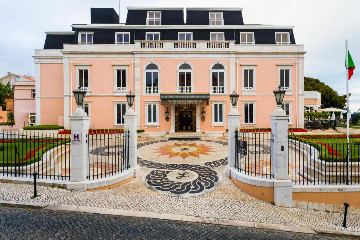 O edifício onde o hotel está situado