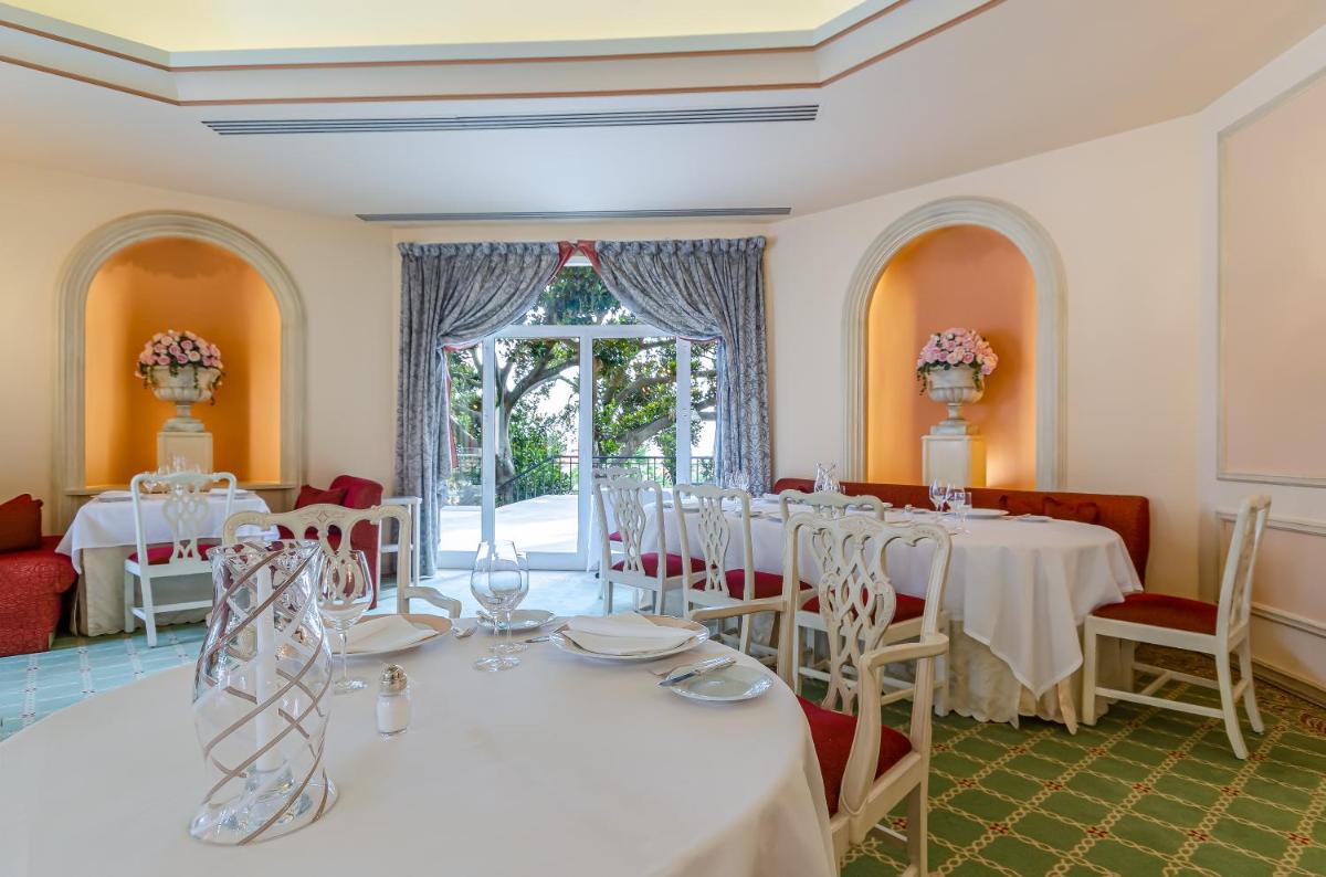 Um restaurante ou outro lugar para comer em Olissippo Lapa Palace – The Leading Hotels of the World