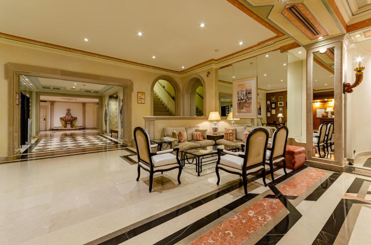 Uma área de estar em Olissippo Lapa Palace – The Leading Hotels of the World