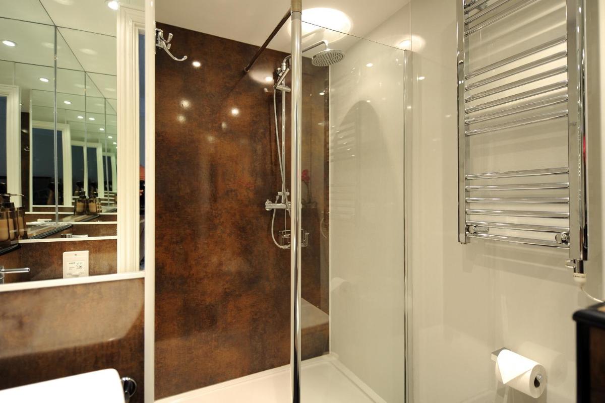 Tamarind Tree Apartment - Housity