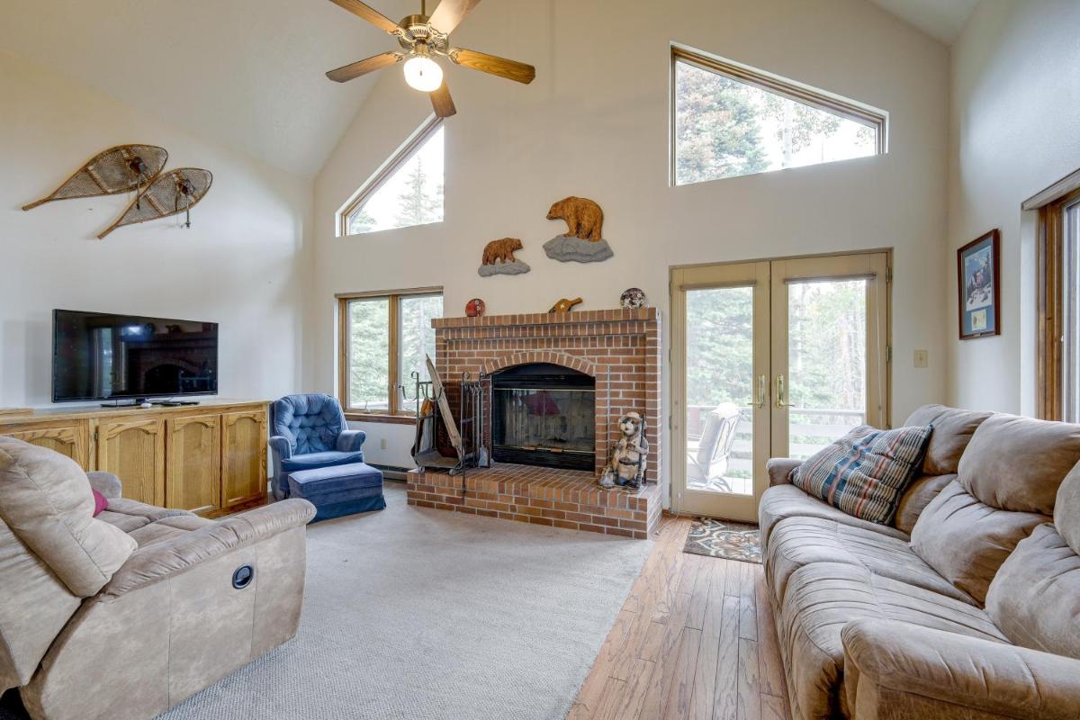 Cozy Beaver Retreat with Fireplace and Deck! - Housity