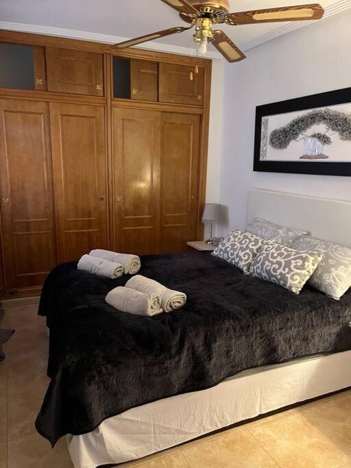 Suitetrails - Lovely 2 bedroom apartment with pool access and 10 minutes walk to beach