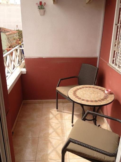 Suitetrails - Lovely 2 bedroom apartment with pool access and 10 minutes walk to beach