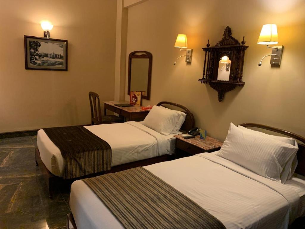 Ak Hotel - Housity