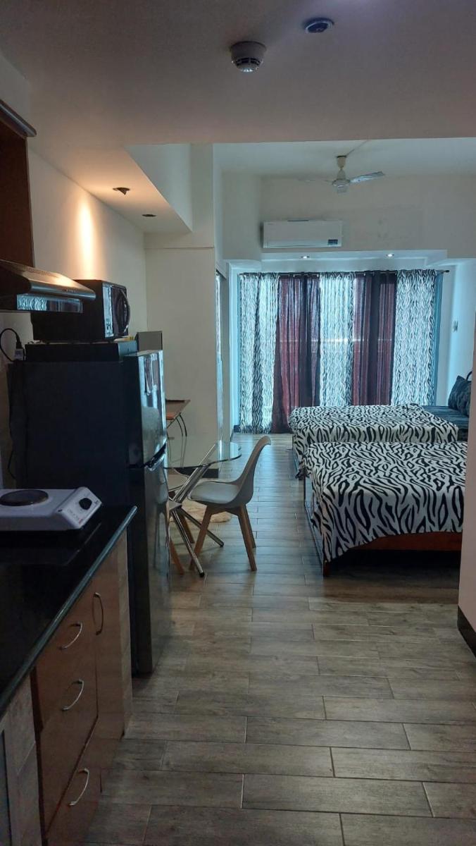 USA embassy front suite Pearl of the Orient - Hizvo