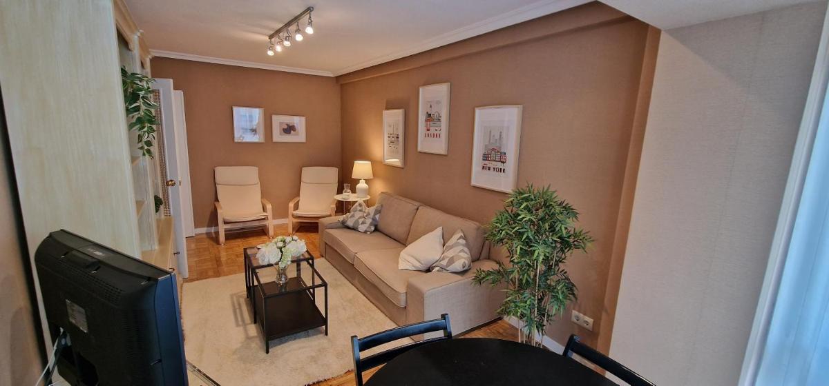 Parque Begoña - Amplio piso para 6 pax y céntrico - VUT-4528-AS - Housity