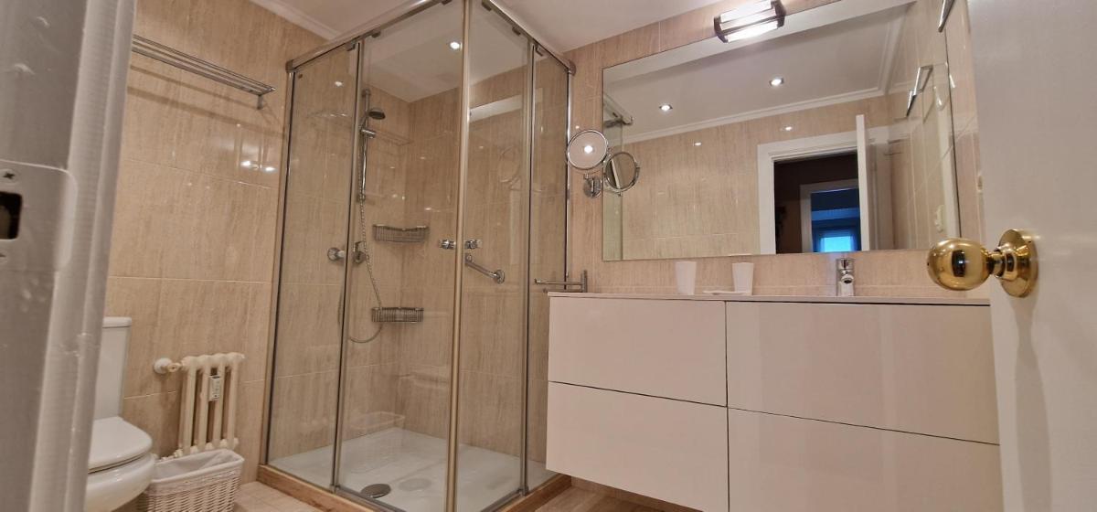 Parque Begoña - Amplio piso para 6 pax y céntrico - VUT-4528-AS - Housity