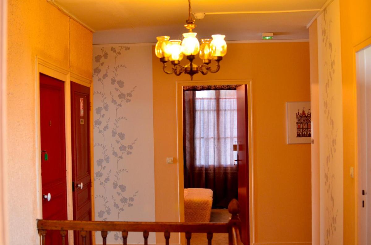 Auberge La Croix Blanche - Housity