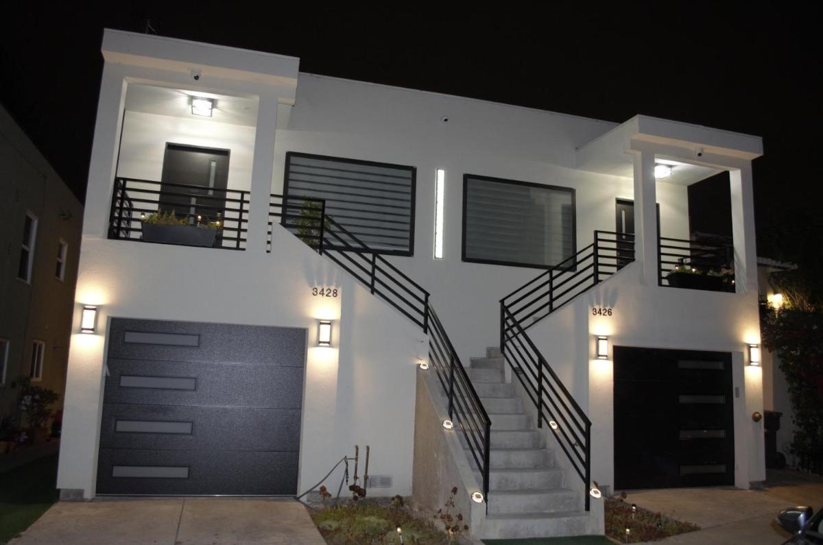 Dimond Abode #2 New Modern Luxe Spacious, Oakland, CA - Housity