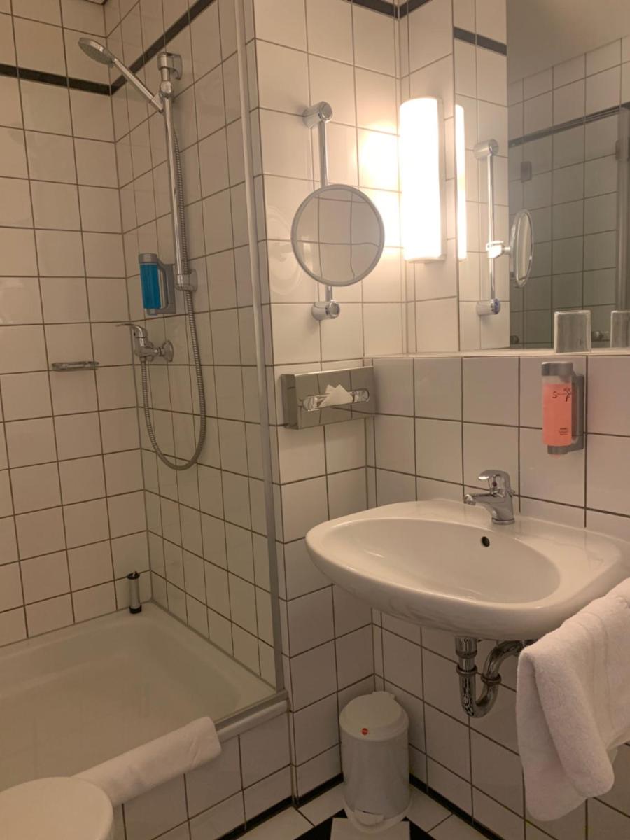 Hotel Sächsischer Hof - Housity