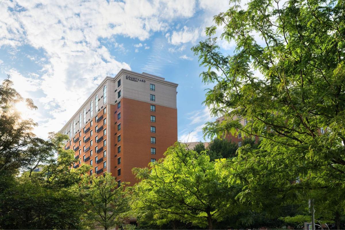 Courtyard by Marriott Washington Capitol Hill/Navy Yard - Housity