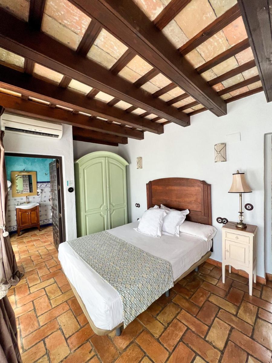 Hostal Servilia - Housity