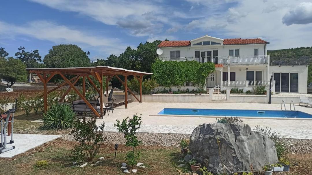 Holiday Home surrounded by nature near Omiš - Housity