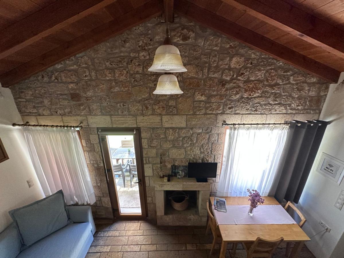 Genari Beach Apartments - Housity