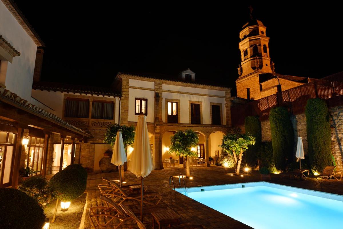Hotel Puerta de la Luna - Housity