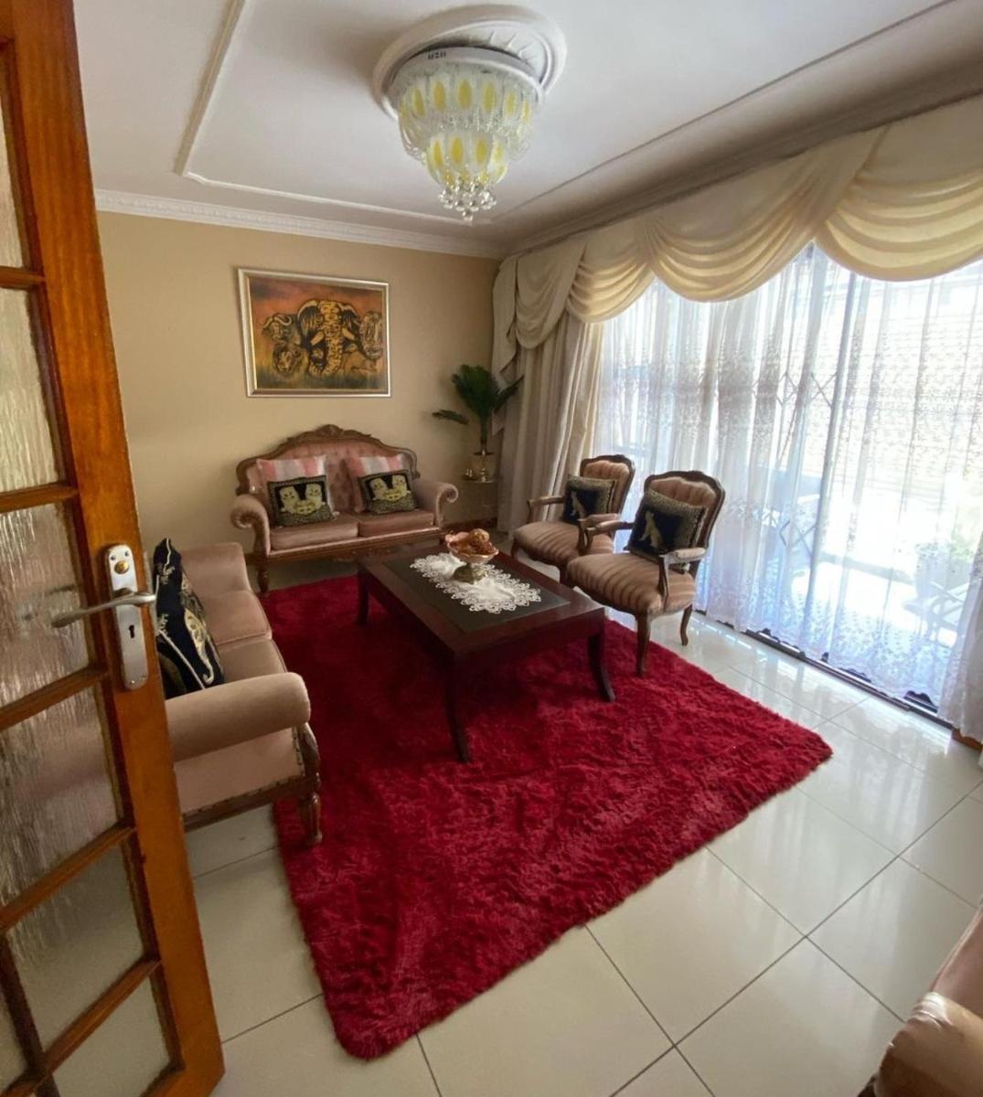 LOLO'S GUEST HOUSE - Housity