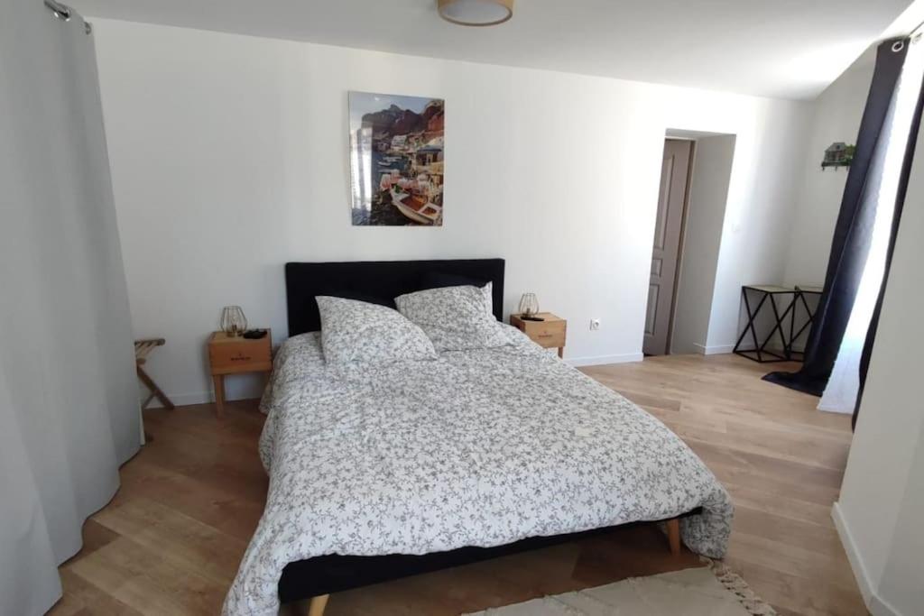 Grande maison de village proche Mortagne-au-Perche - Housity