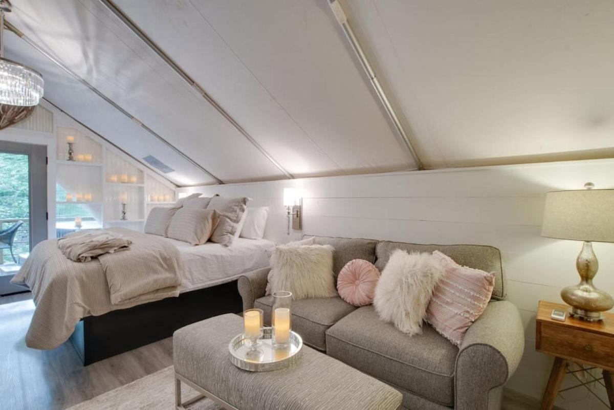 Love Shack Luxury Glamping Tent Honeymoon Theme - Housity