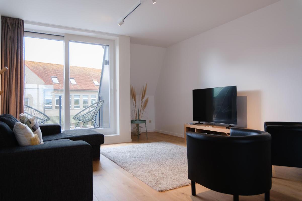 Suitetrails - Stunning duplex apartment with beautiful terrace close to the beach