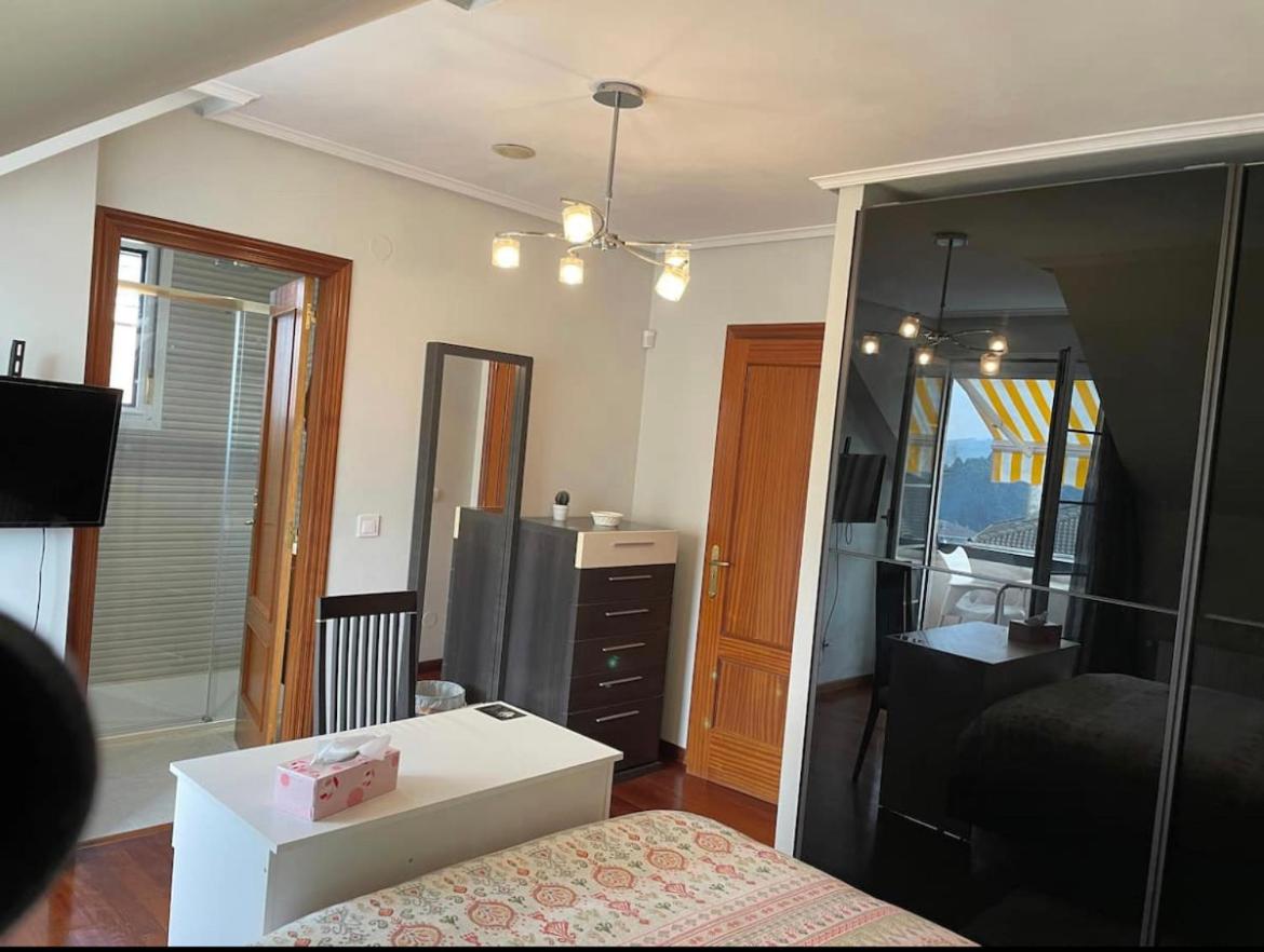 Habitaciones en chalet con jardín - Housity