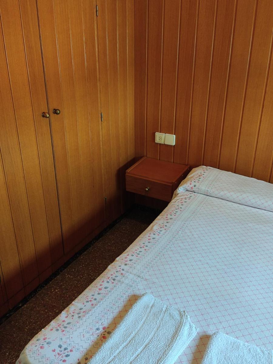 Hostal Brindis - Housity