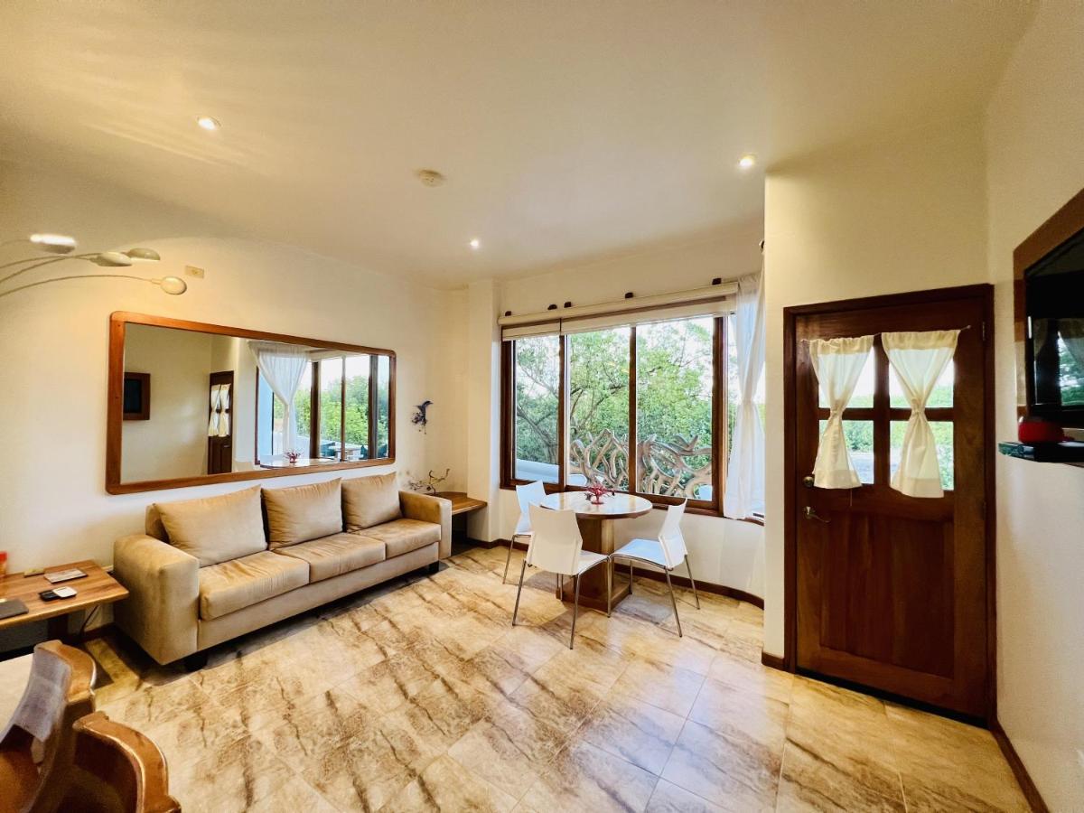 Lava Heron Galapagos Apartment - Hizvo