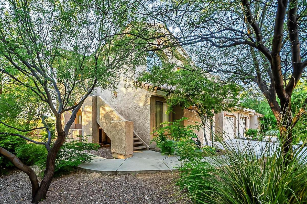 Luxury 3BD/2BA Home Near Tucson w/ Desert Views - Housity