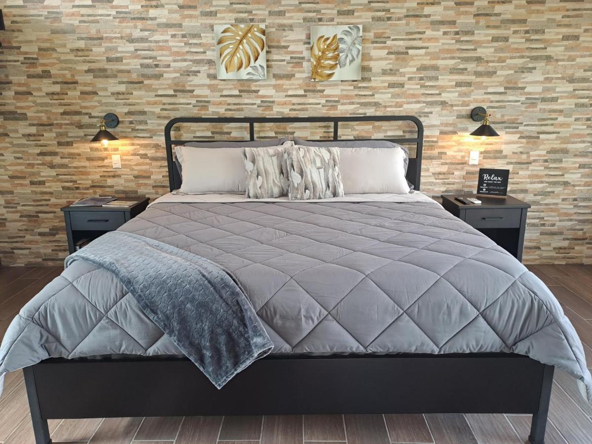 Suitetrails - Comfy King bed, private yard and pool!