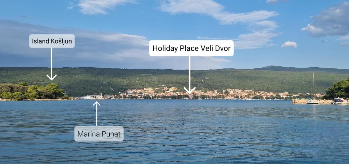 Holiday Place Veli Dvor - vacation house with private garden in old town Punat - Housity