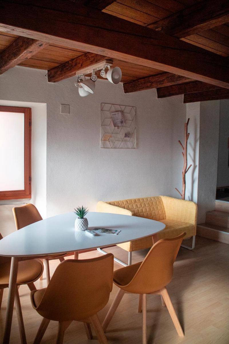 Wisteria House - Holiday Apartment - Housity