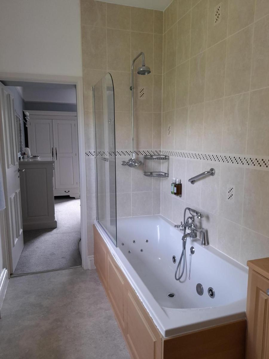Fairwater Head - Housity