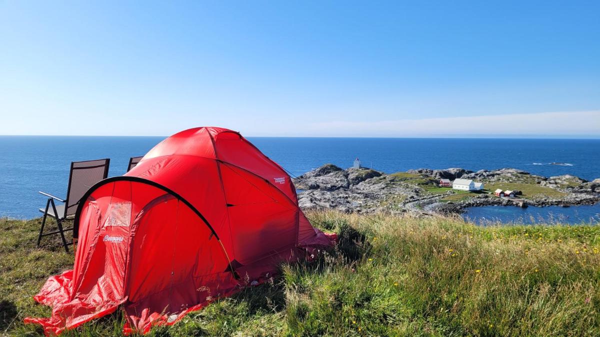 Haramsøy One Night Glamping- Island Life North- overnight stay in a tent set up in nature- Perfect to get to know Norwegian Friluftsliv- Enjoy a little glamorous adventure - Housity