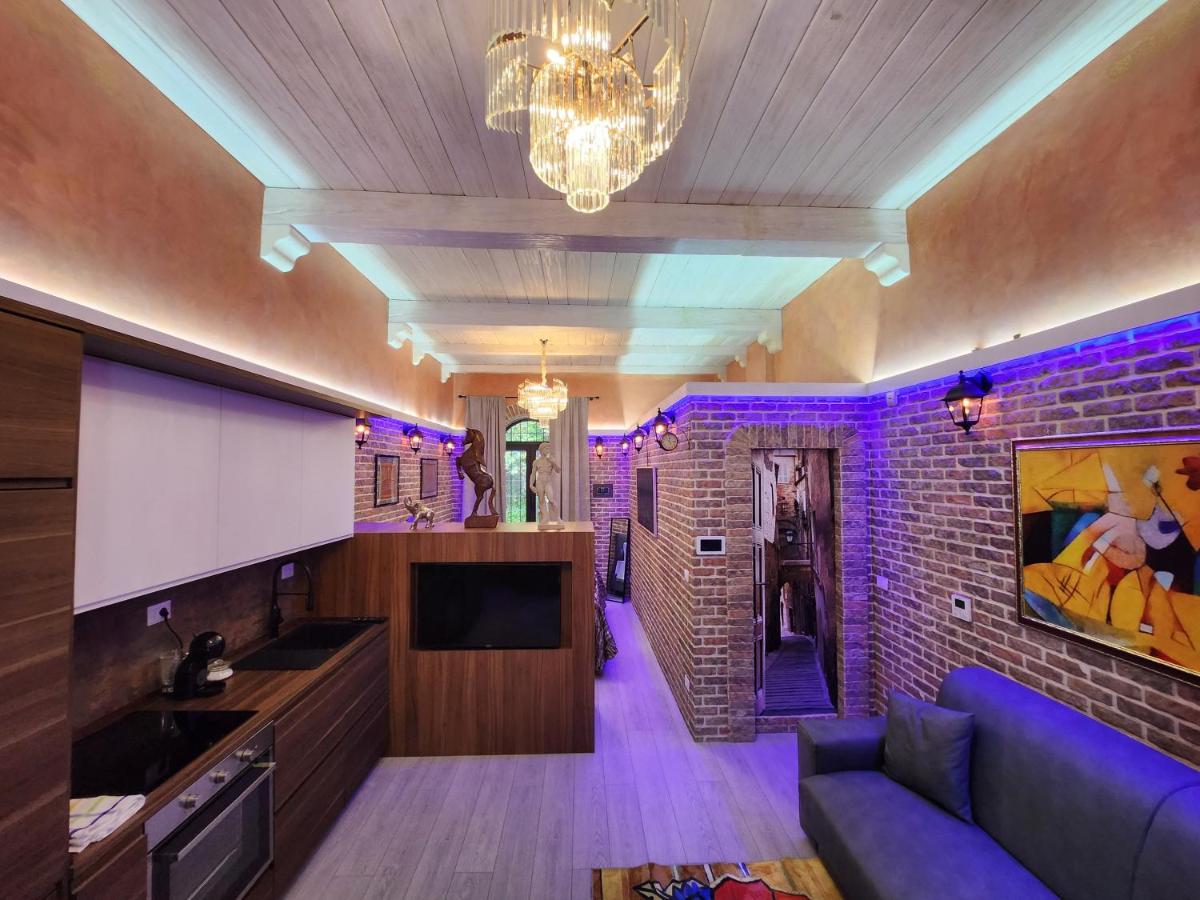 THE IMPERIAL SUITE e THE BRICKS - Housity