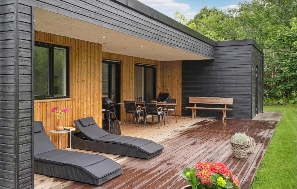 Stunning Home In Fårvang With Wifi - Housity