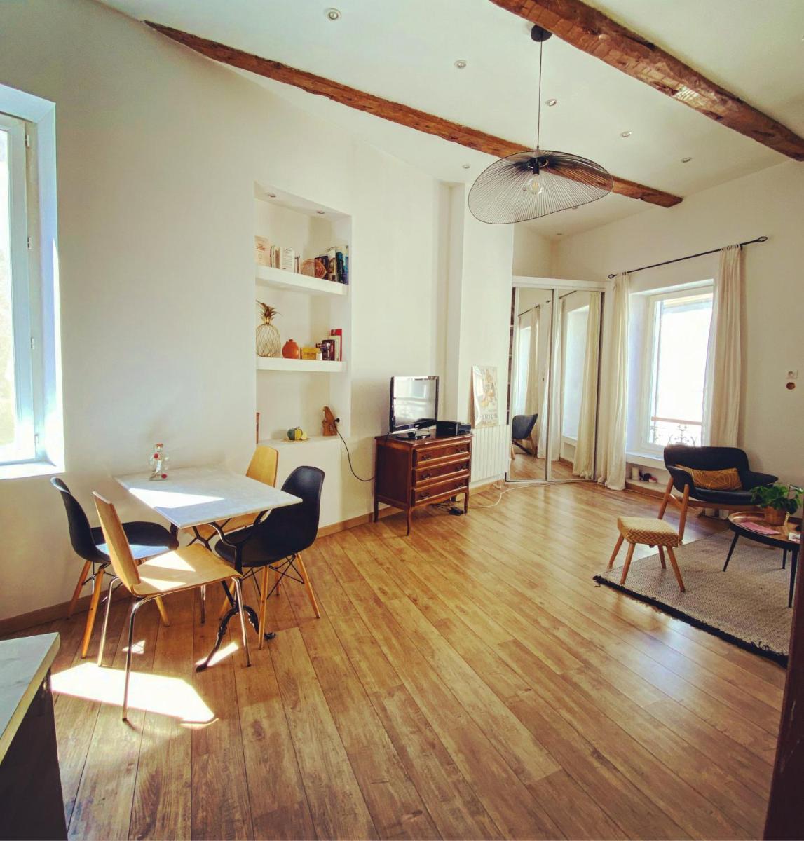 Vaste et charmant loft CLIMATISÉ au cœur de Marseille - Housity