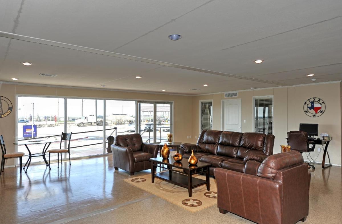 Instalodge Hotel and Suites Karnes City - Housity