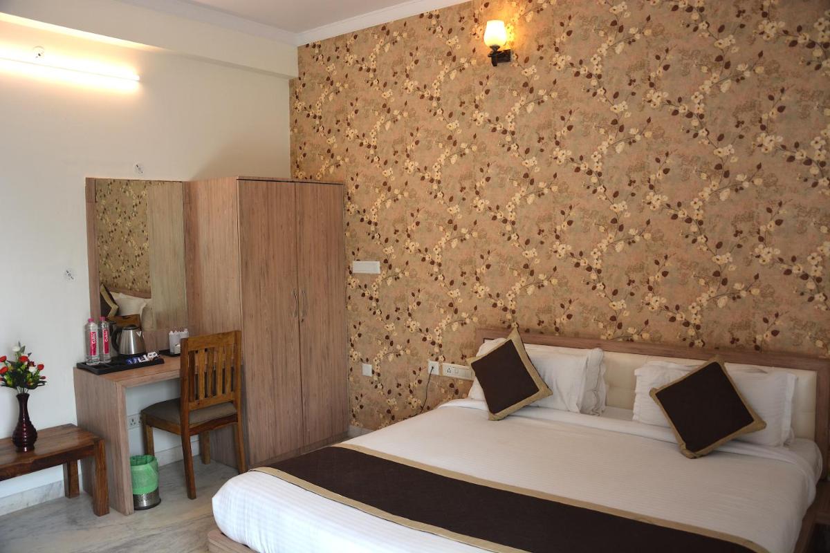 Hotel The White Tulip - Housity
